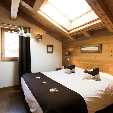 Chalet Familial La Griotte Avec Piscine