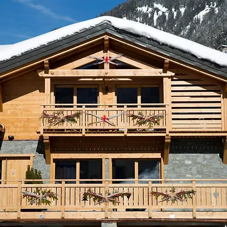 Chalet Familial La Griotte Avec Piscine